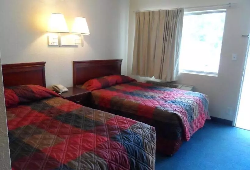 Hotelli Carpet Inn