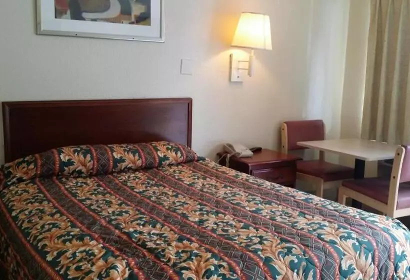 Hotelli Carpet Inn