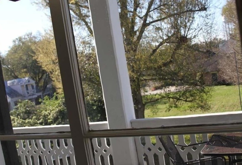 ホテル Dansereau House