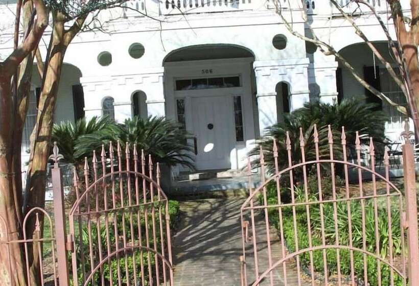 ホテル Dansereau House