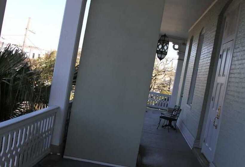 ホテル Dansereau House