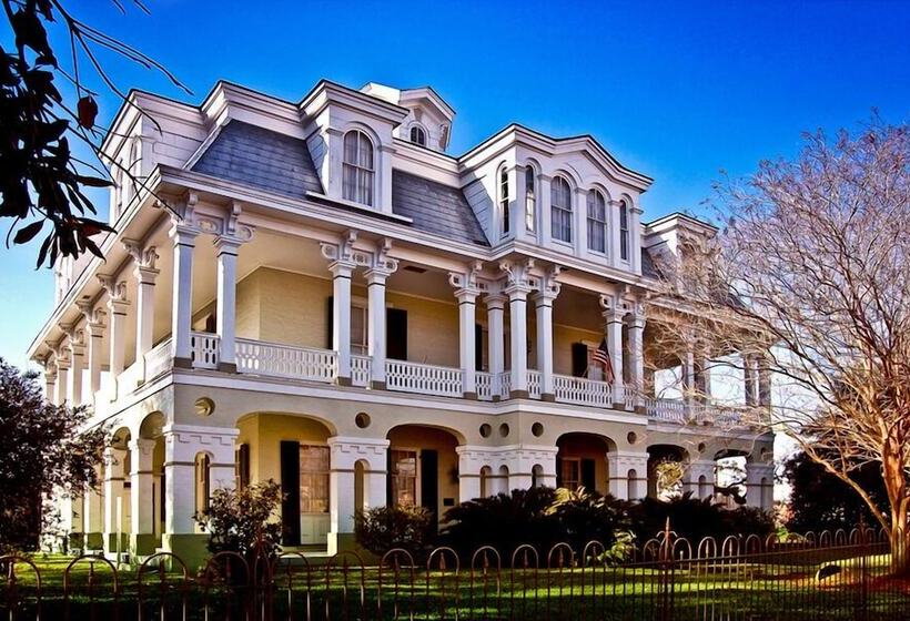 ホテル Dansereau House