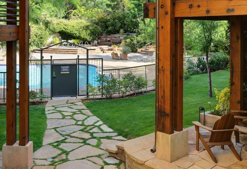 בית מלון כפרי Desert Pearl Inn