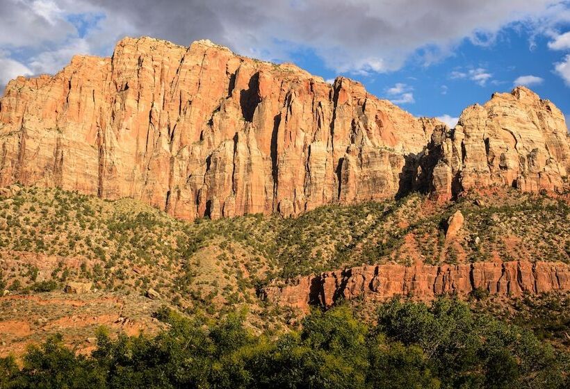 בית מלון כפרי Desert Pearl Inn