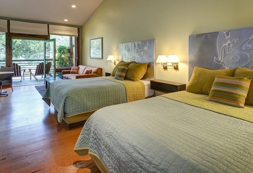 בית מלון כפרי Desert Pearl Inn