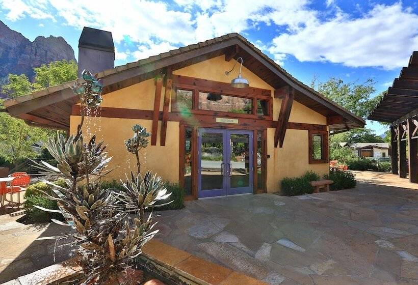 בית מלון כפרי Desert Pearl Inn