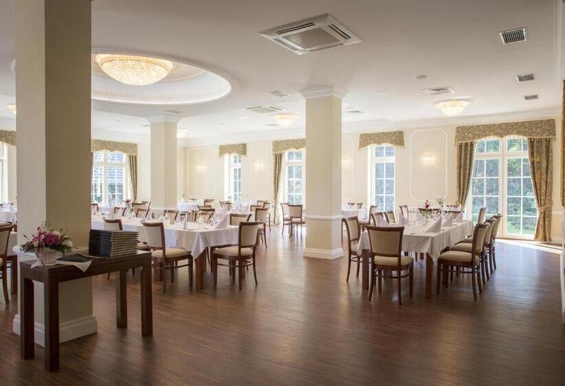 ホテル Dworek Nad Rozlewiskiem