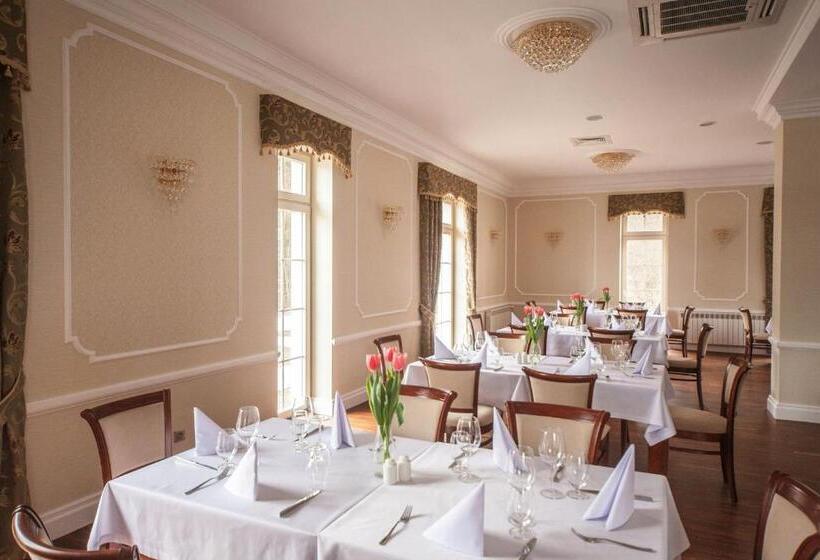 ホテル Dworek Nad Rozlewiskiem