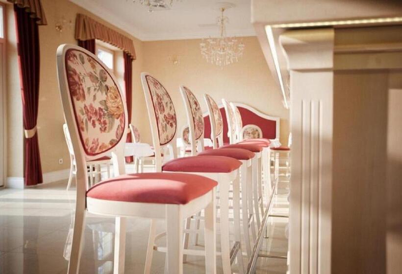 ホテル Dworek Nad Rozlewiskiem