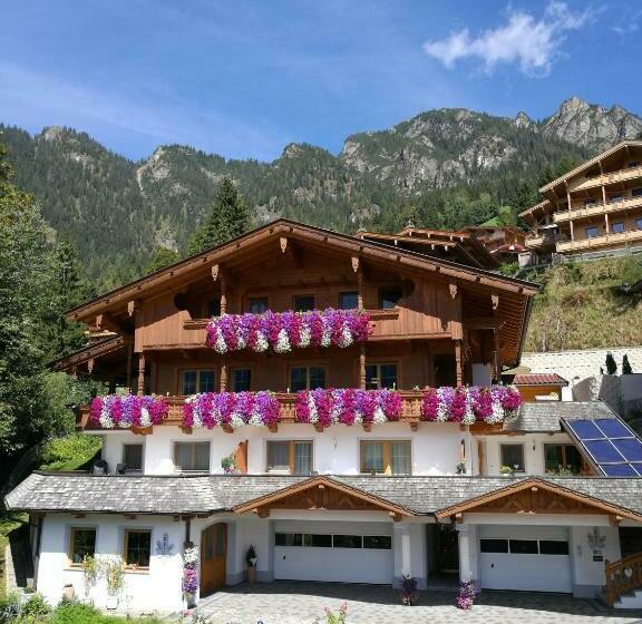 فندق Haus Kristall