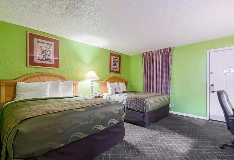 Hotelli Highway Inn