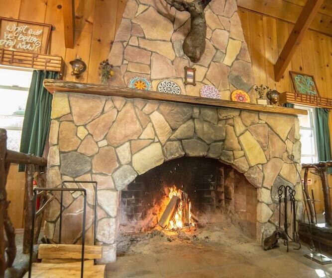 هتل Ith Big Bear Lake Hostel & Retreat Center