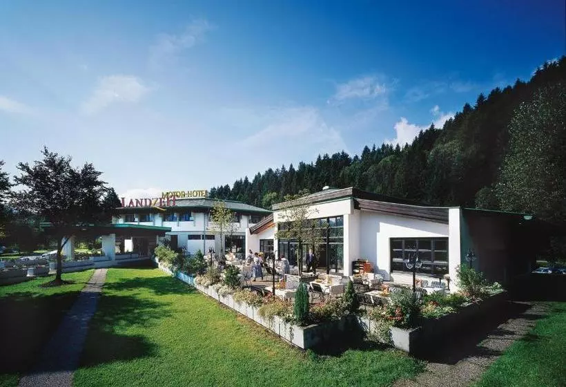 Hotelli Landzeit Restaurant Angath