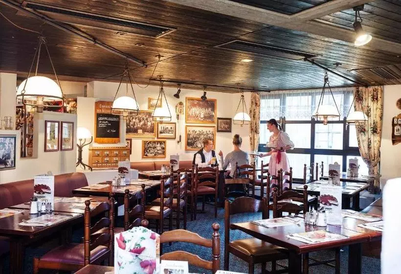 Hotelli Landzeit Restaurant Angath