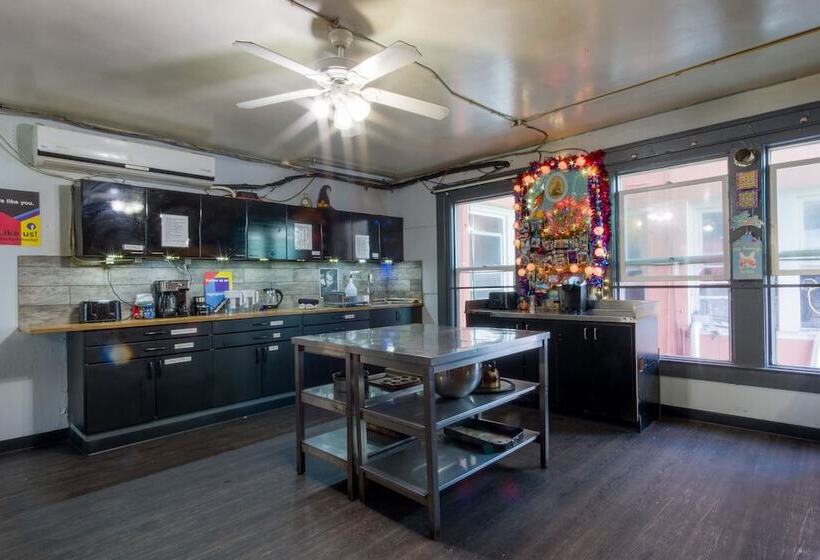 Отель Lucky D S Youth And Traveler S Hostel