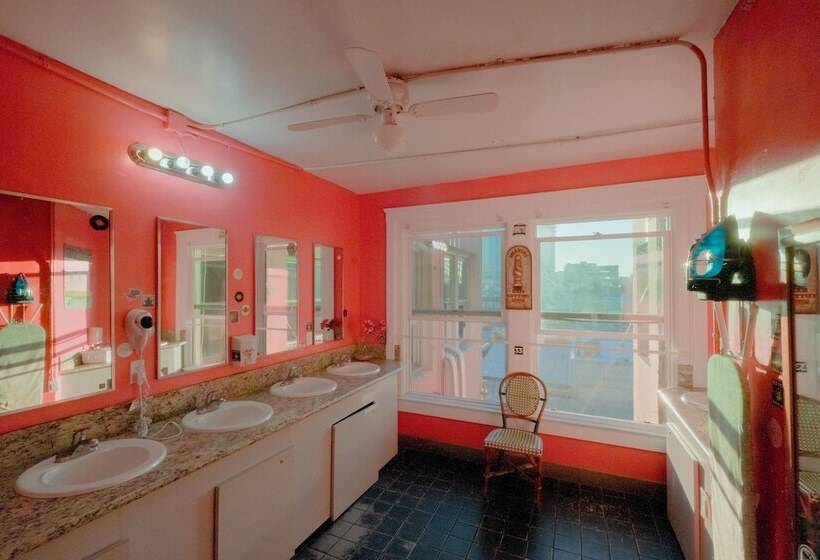 Отель Lucky D S Youth And Traveler S Hostel