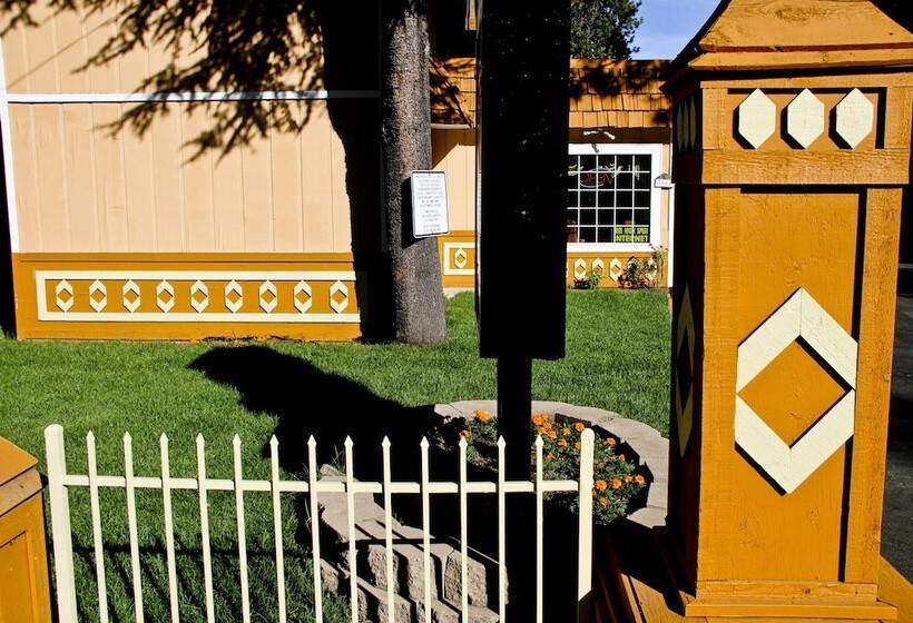 فندق National 9 Inn