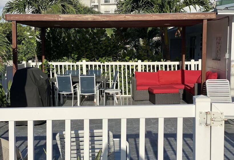 فندق Pelican By The Sea