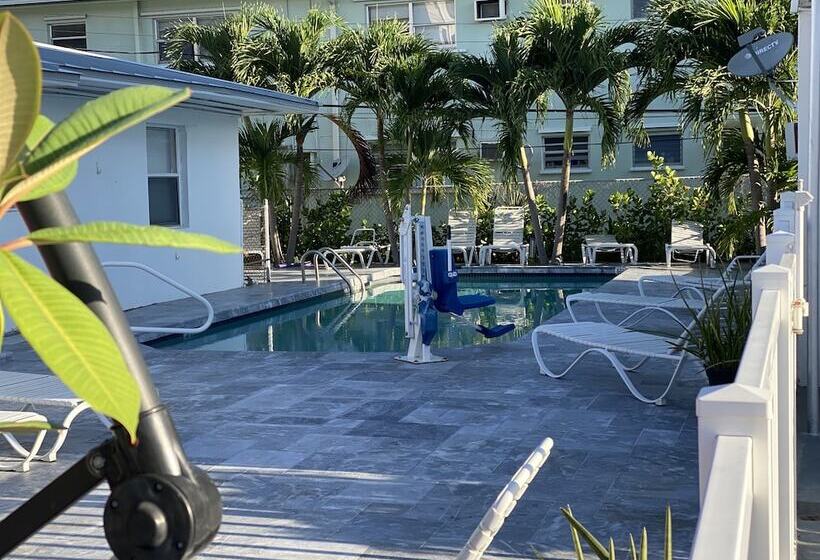 فندق Pelican By The Sea