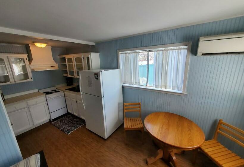 هتل Sea And Sands Cottages