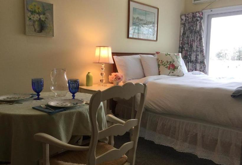 فندق The Beach Rose Inn