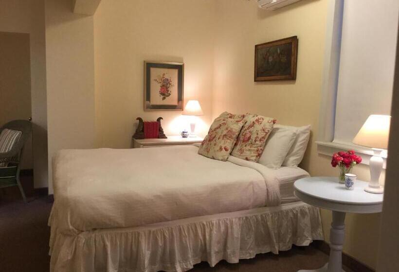 فندق The Beach Rose Inn