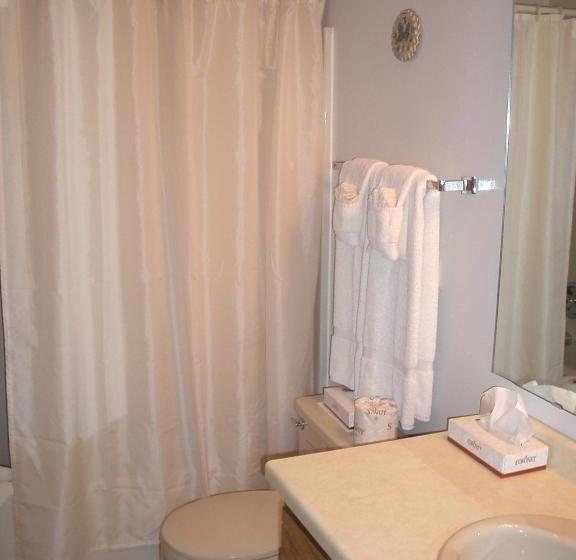 Отель The Inn At Little Sister Hill