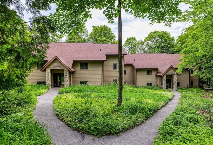 Отель The Inn At Little Sister Hill