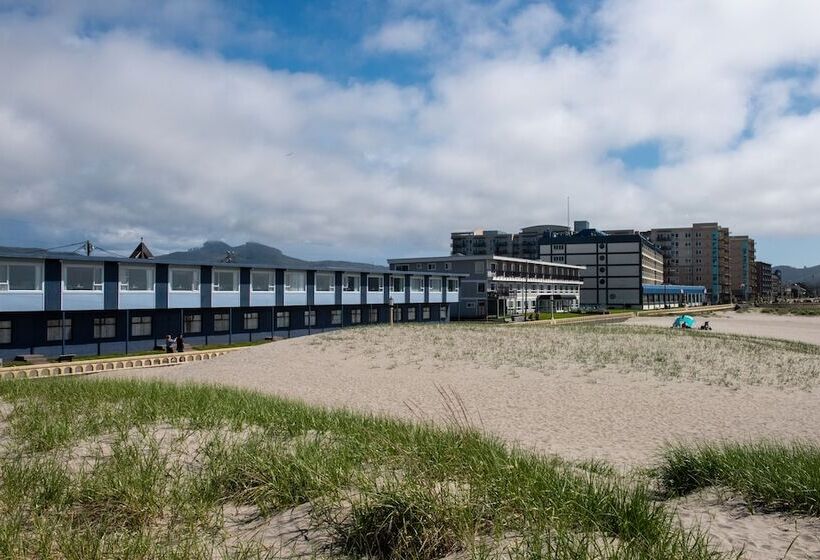 هتل The Ocean Front At Seaside