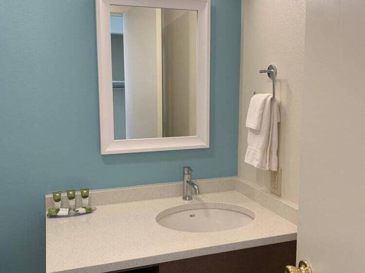 هتل The Ocean Front At Seaside