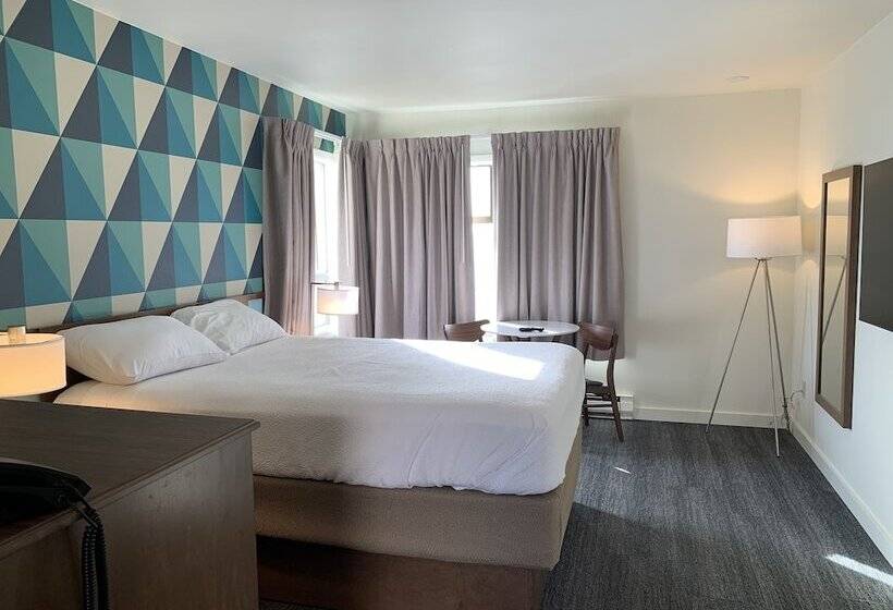 هتل The Ocean Front At Seaside