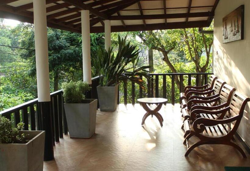 Aamiaismajoitus (B&B) Sandami Villa