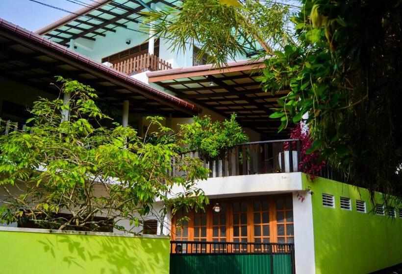 Aamiaismajoitus (B&B) Sandami Villa