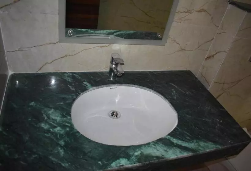 Chopta House Hotel And Restaurant