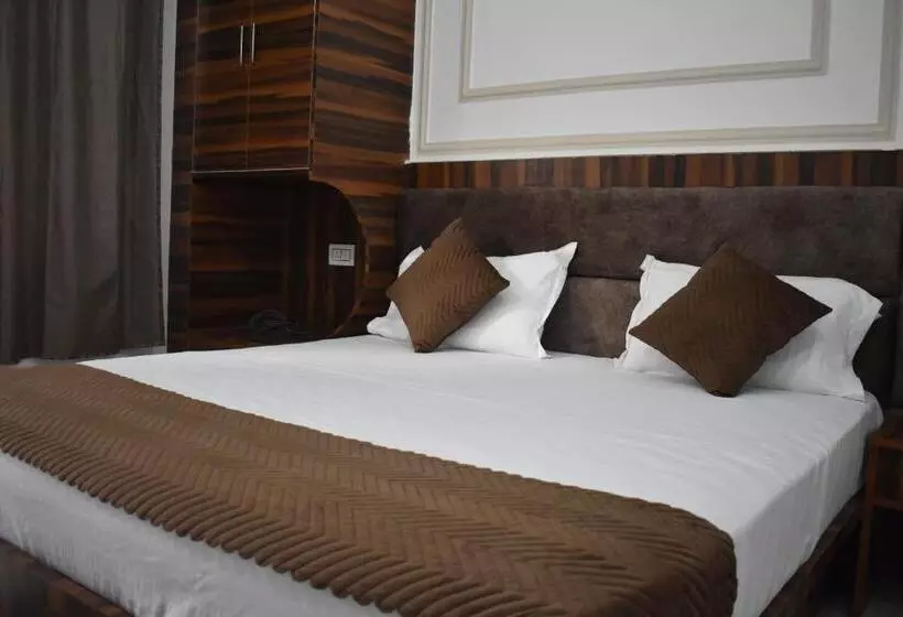 Chopta House Hotel And Restaurant