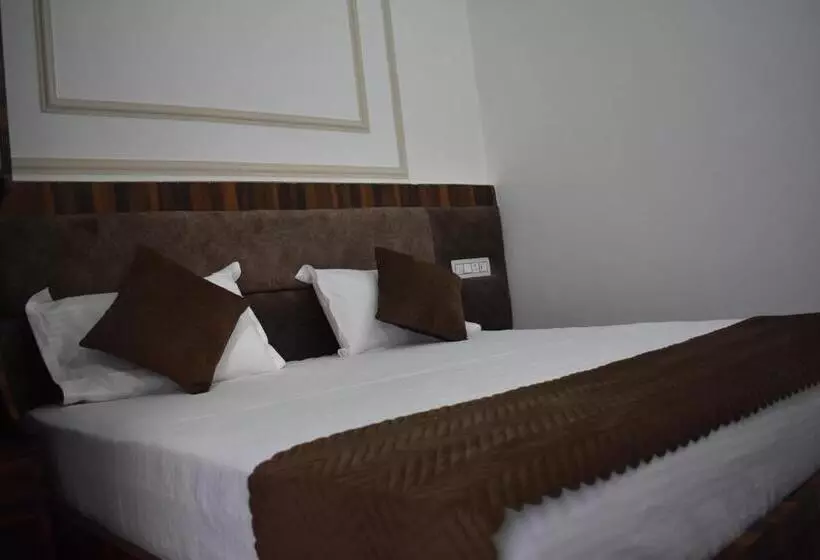 Chopta House Hotel And Restaurant