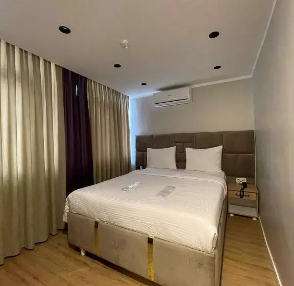 Hotelli Edwin Plus
