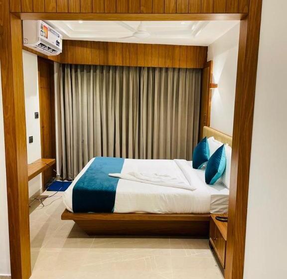 ホテル Emora Tree