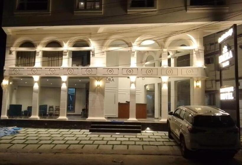 ホテル Emora Tree