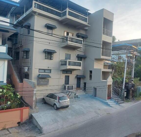 호텔 Grey Stone Shelter