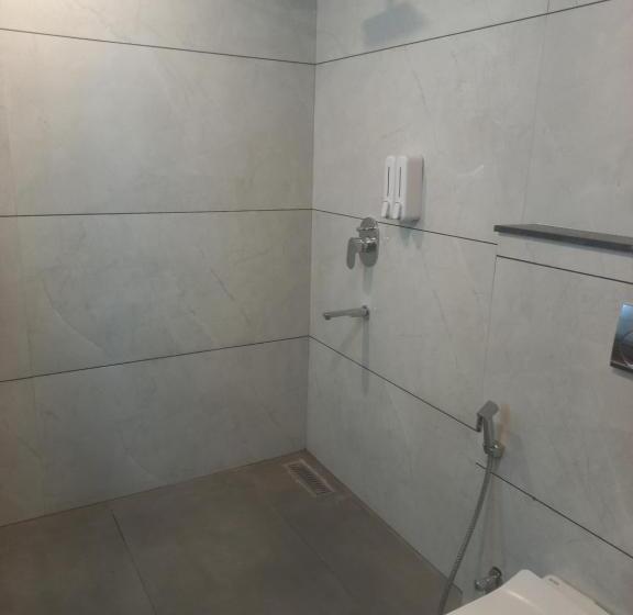 호텔 Holiday Grand