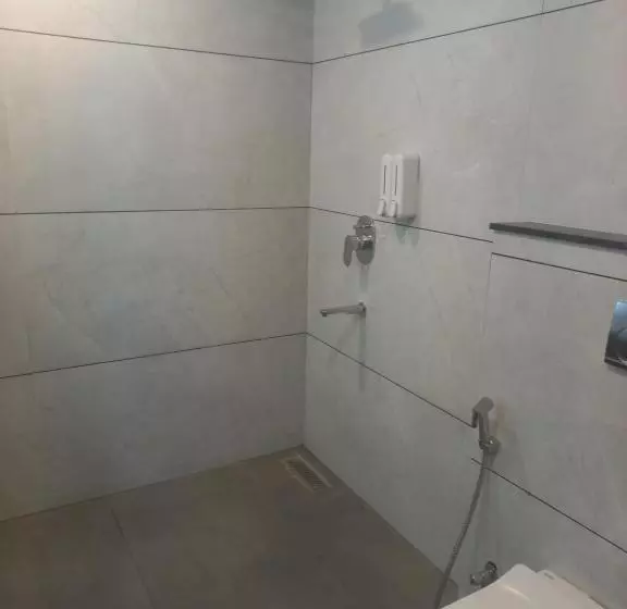 Hotelli Holiday Grand