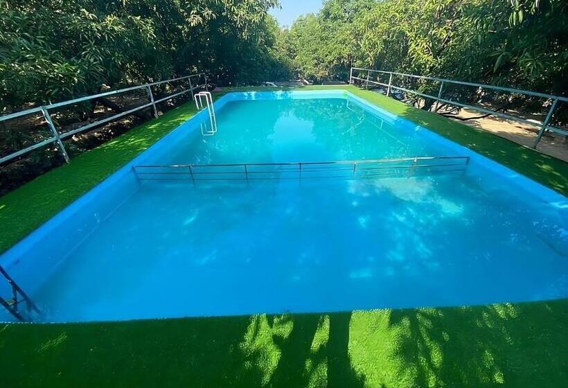 Отель Renewed Jadeshwar Farm Resort