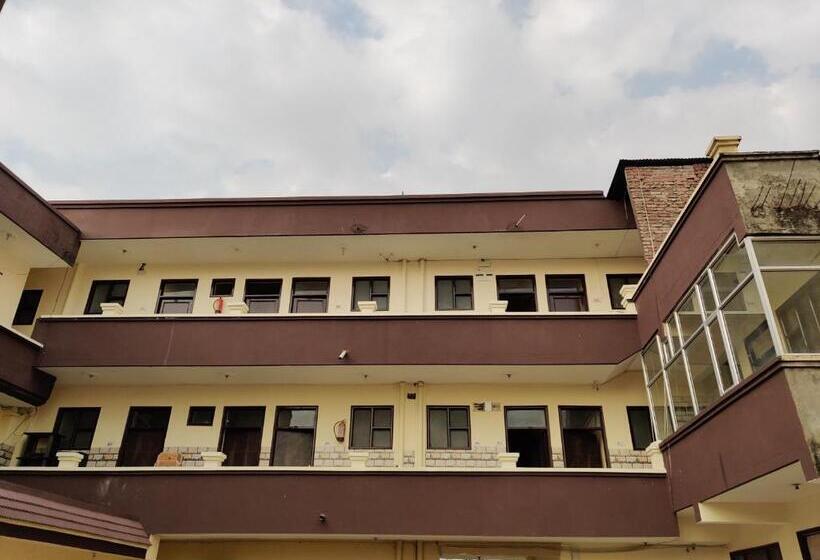 Hotell Krishna Deluxe