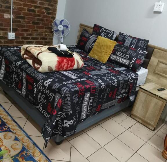 Hotelli Lovers Way Guest House