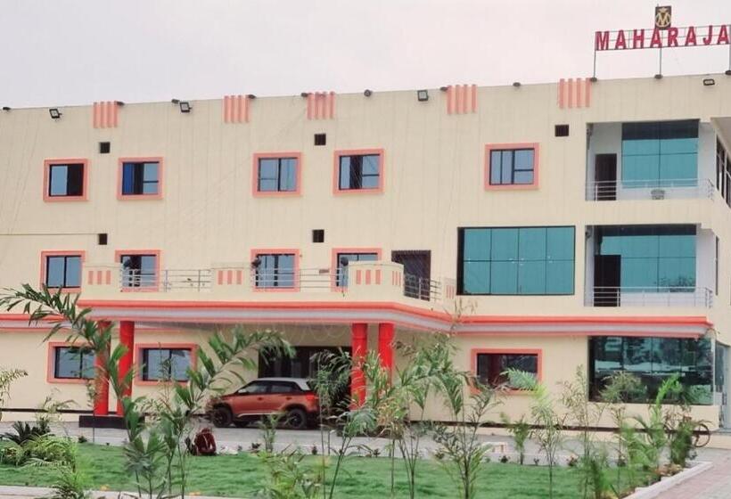 Hotel Maharaja Resort And