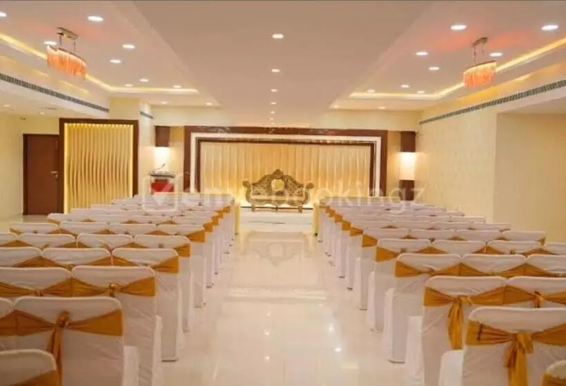 هتل Maharaja Resort And