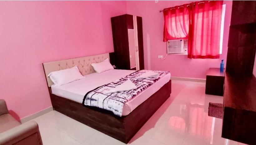 Hotel Maharaja Resort And