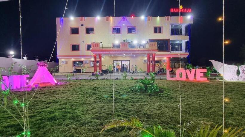 Hotel Maharaja Resort And