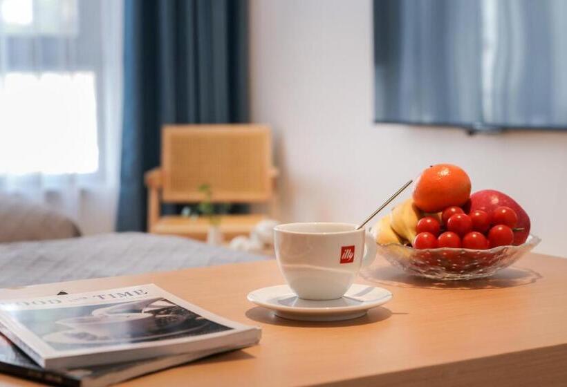 Отель Mount Huangshan Yunqi Kinship B&b   Huangshan Mountain Scenic Area Tangkou South Gate Interchange Ce